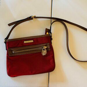 MICHAEL KORS - KEMPTON CROSSBODY BAG (RED)